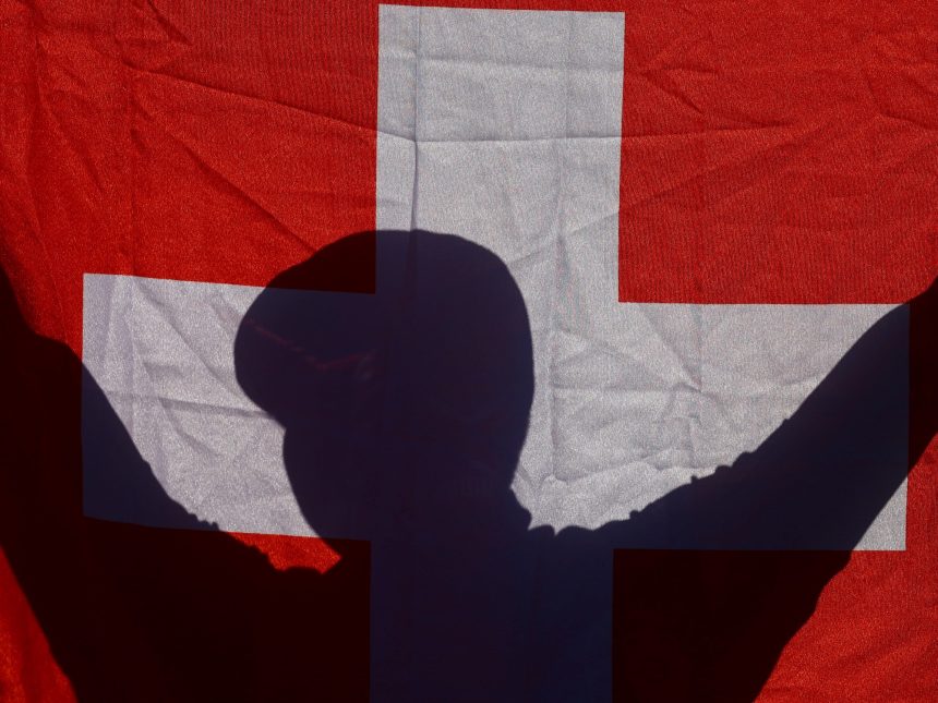 Suiza Decide: ¿Limitar a 10 Millones y Prohibir la Inmigración?