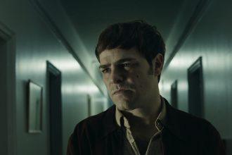 Descubre las primeras imágenes de ‘Villaflor’ con Peter Lanzani