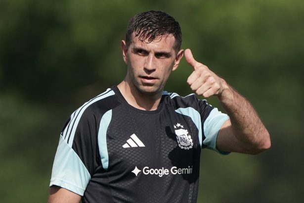 ¡Gran noticia! Dibu Martínez y Nico Paz se unen a la Selección Argentina