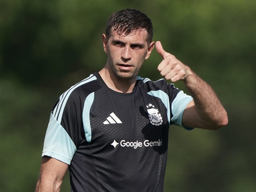 ¡Gran noticia! Dibu Martínez y Nico Paz se unen a la Selección Argentina