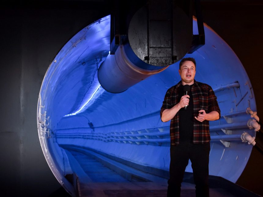 Elon Musk: El Revolucionario Silencioso del Capitalismo Moderno