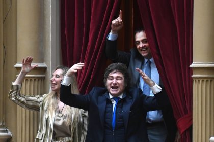 Javier Milei y Adorni: ¿Qué sorpresas traerá su encuentro en vivo?