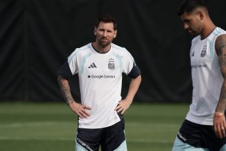 El Entrenamiento de Messi: Sonrisas y Estrategia para Austria