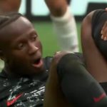 Impactante lesión de Ismaël Koné: el doloroso momento en Canadá vs Qatar