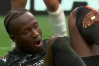Impactante lesión de Ismaël Koné: el doloroso momento en Canadá vs Qatar