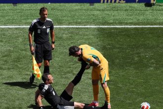¡Increíble! El árbitro se lesiona y desata caos en EE. UU. vs Australia