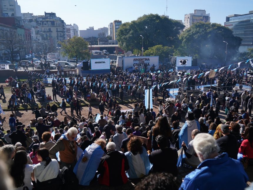 Un año de la detención de Cristina: Banderazo K en Parque Lezama
