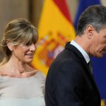 Begoña Gómez, esposa de Pedro Sánchez, enfrenta juicio y restricciones