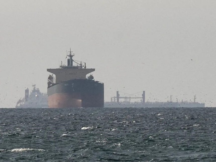 Irán cierra el Estrecho de Ormuz tras ataques israelíes en Líbano