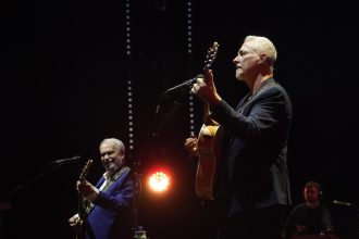 Davin Lebón y Pedro Aznar rinden homenaje a Serú Girán en un show inolvidable