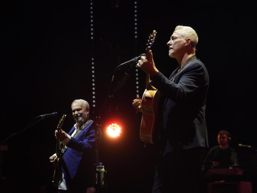Davin Lebón y Pedro Aznar rinden homenaje a Serú Girán en un show inolvidable