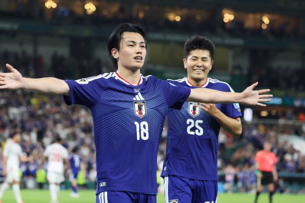 Japón brilla en su partido 1.000: aplastó a Túnez y celebró a lo grande