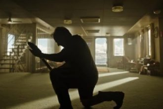 Tom Cruise y Supergirl: Un emotivo homenaje en cines argentinos