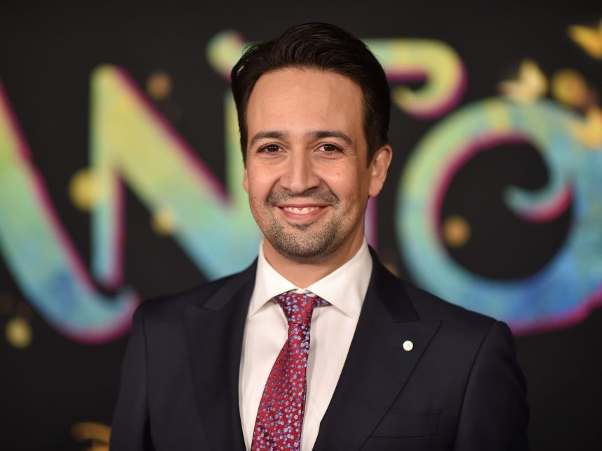 Lin-Manuel Miranda trae a Broadway ‘The Warriors’, prohibida en Argentina
