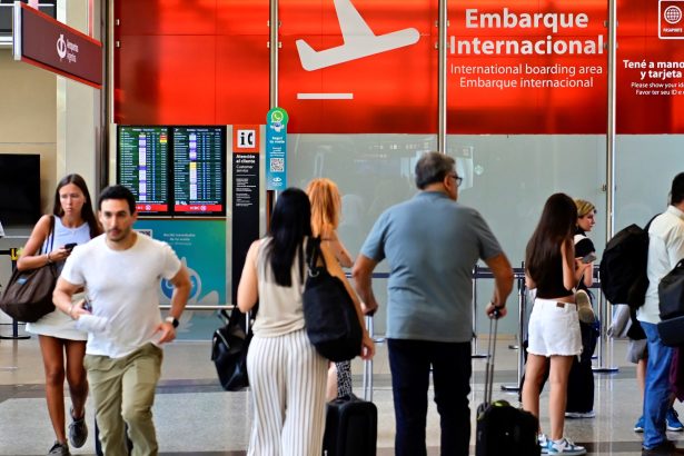 Demoras y desvíos en Aeroparque por nuevo sistema informático