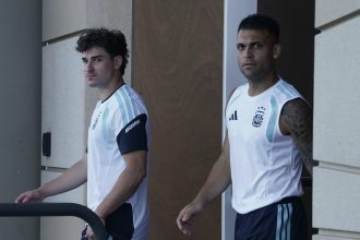 Messi brilla, pero Lautaro y Julián reavivan el debate del ‘9