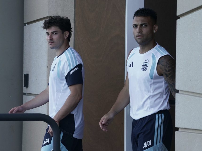 Messi brilla, pero Lautaro y Julián reavivan el debate del ‘9