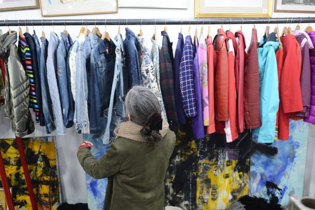 Moda Circular en Crisis: La Sorprendente Competencia de la Ropa Usada