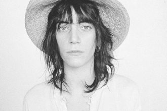 El legado de Tom Verlaine: Patti Smith y sus 4.000 discos únicos