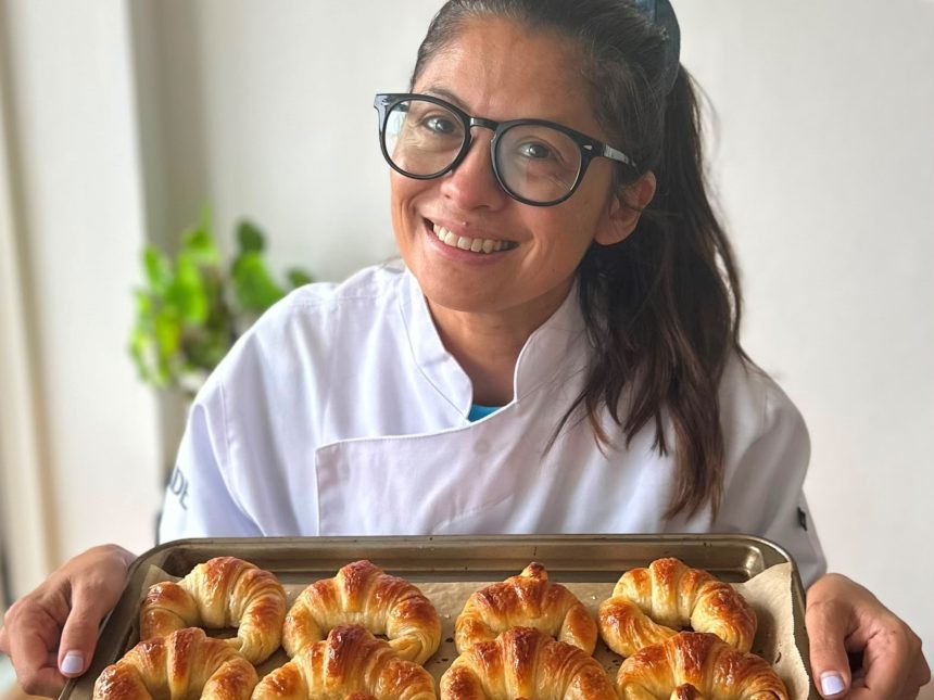 De Finanzas a Panadería: La Argentina que Vende Medialunas en la Ciudad Más Feliz