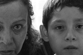 Descubre ‘Moscas’: La película imperdible que no te arrepentirás de ver