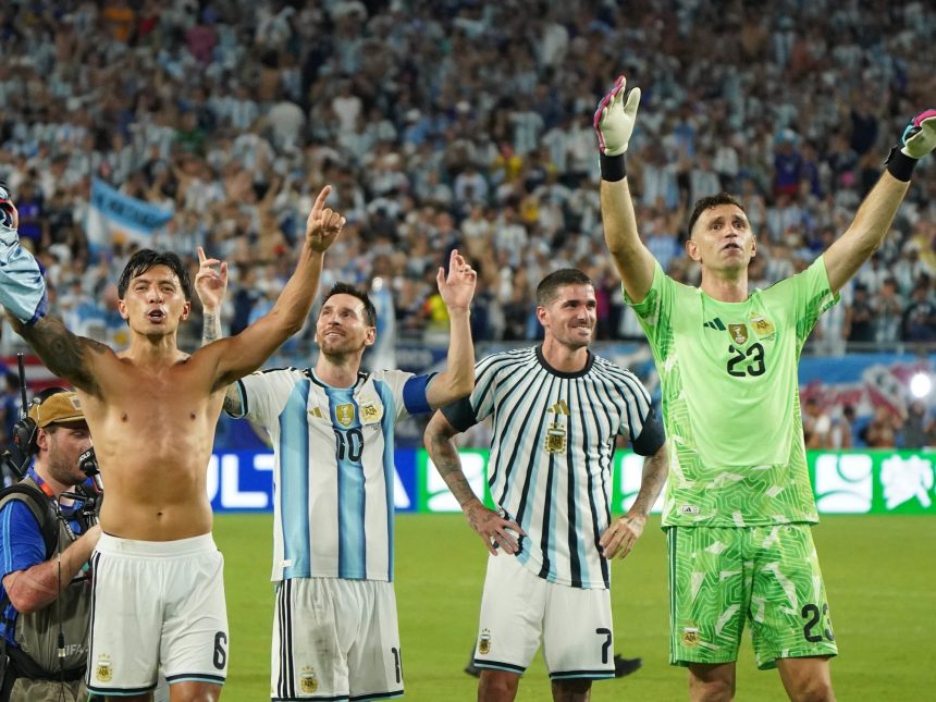 Argentina Resiste y Avanza: Cuti Romero Salva en el Mundial