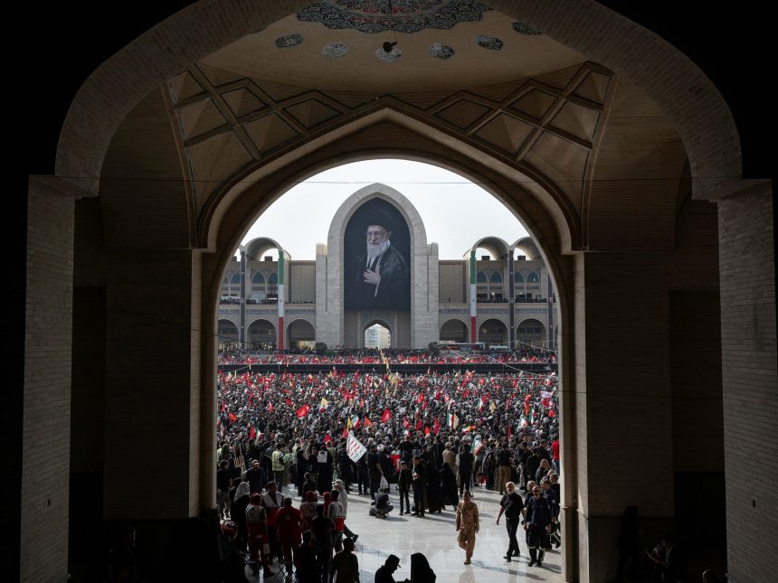 Funeral en Irán: La unidad momentánea oculta divisiones profundas
