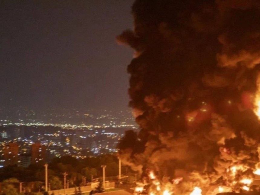 Impactantes Videos: Explosiones en el Puerto de Irán por EE. UU