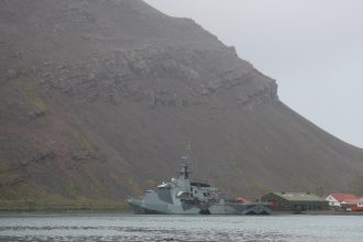 Malvinas: El enigma de un buque británico en aguas argentinas