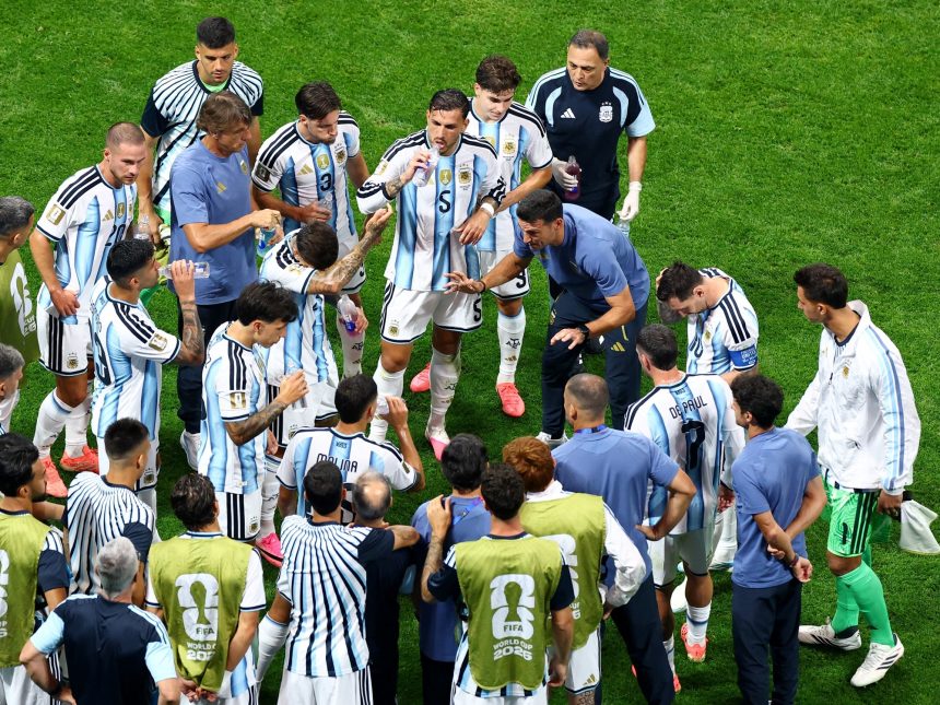 Descubre la arenga de Scaloni que encendió la remontada de Argentina