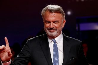 Fallece a los 78 años Sam Neill, icónico protagonista de Jurassic Park