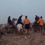 Jinetes atacan a corredores en carrera de montaña en Río Negro