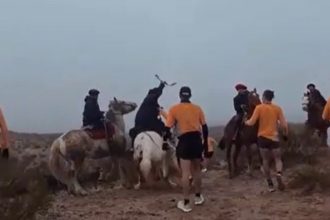 Jinetes atacan a corredores en carrera de montaña en Río Negro