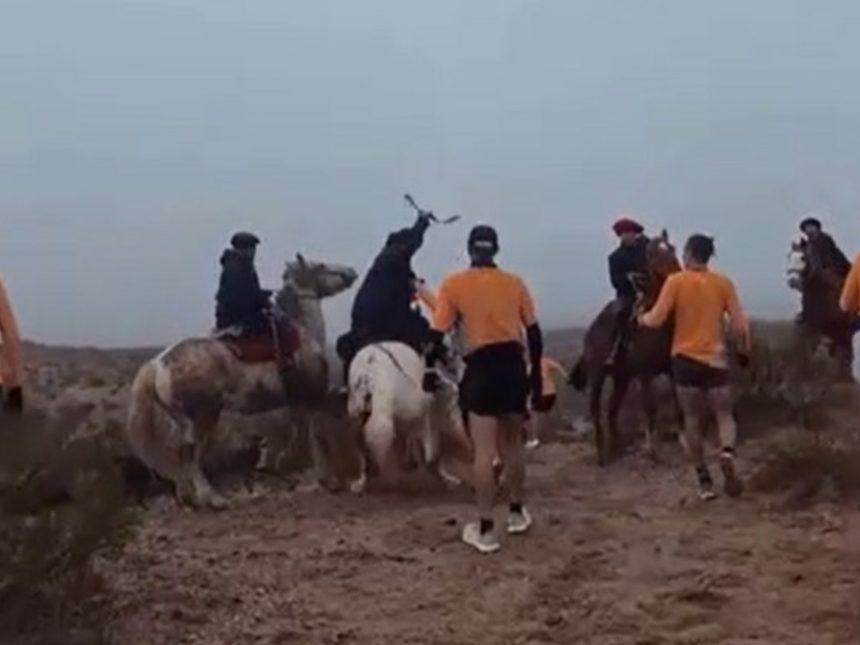 Jinetes atacan a corredores en carrera de montaña en Río Negro