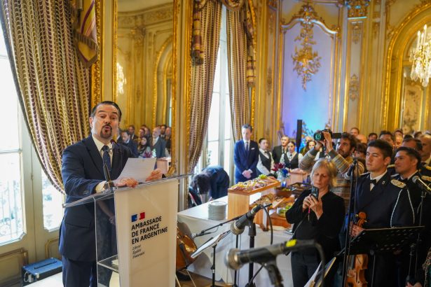 El embajador de Francia condena el racismo tras el Mundial de Fútbol