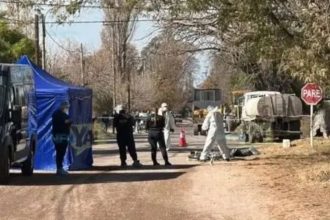Tragedia en la calle: Hombre de 89 años aplastado por rodillo neumático