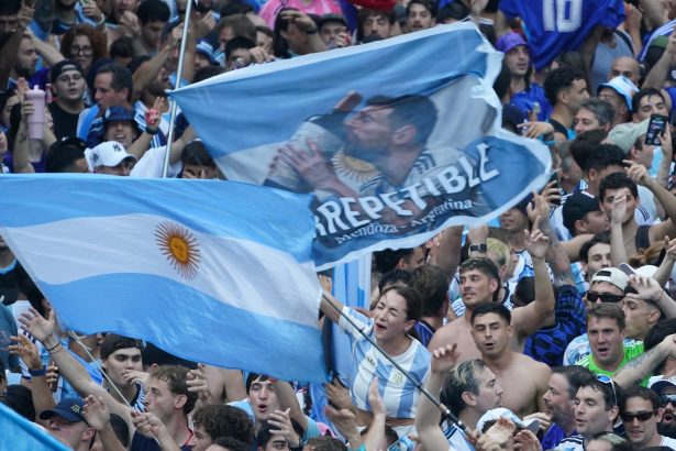El Arte de las Canciones de Cancha: Héroes Anónimos y Pasión Popular