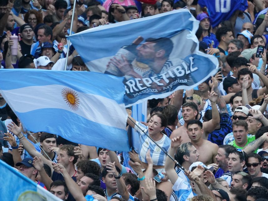 El Arte de las Canciones de Cancha: Héroes Anónimos y Pasión Popular