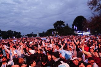Del Nerviosismo al Éxtasis: La Scaloneta Brilla en el Fan Fest