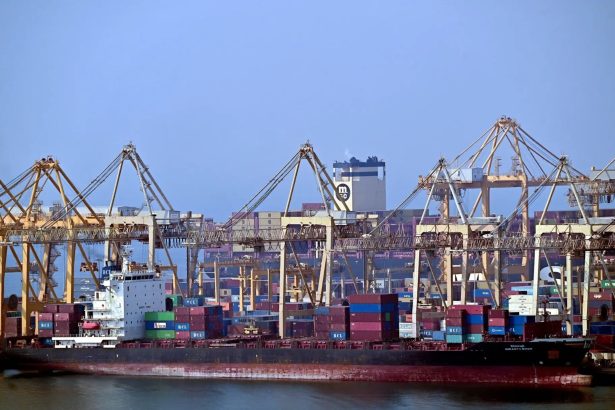 Impacto del Conflicto EE.UU.-Irán en Petróleo y Transporte Marítimo