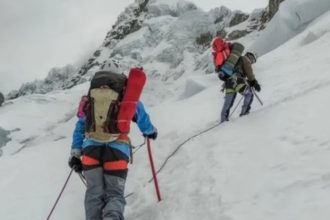 Tragedia en la montaña más alta de Perú: un muerto y dos heridos