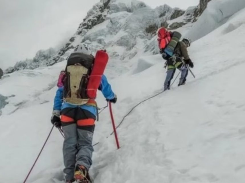 Tragedia en la montaña más alta de Perú: un muerto y dos heridos