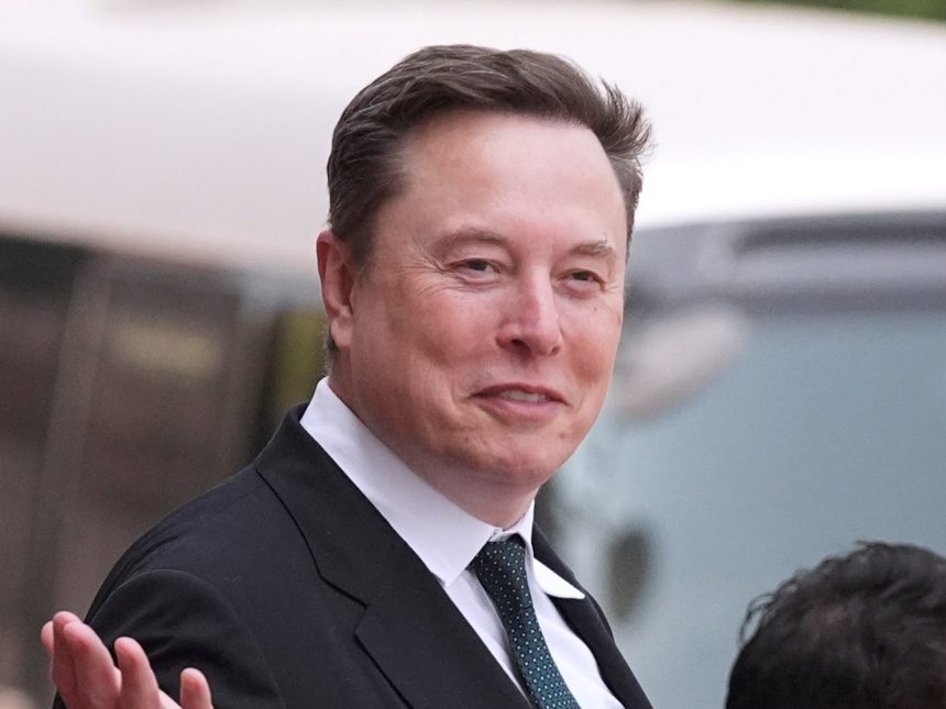 Elon Musk se rinde ante la UE para esquivar una multa millonaria