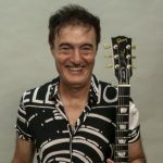 Diego Mizrahi: Guitarrista y Conductor con 1400 Programas Épicos