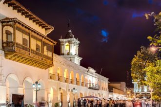 Tragedia en Salta: Turista hallado sin vida frente al Cabildo