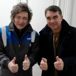 Milei apoya a Flávio Bolsonaro en su viaje a San Pablo