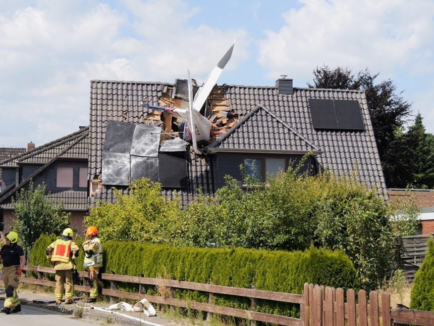 Tragedia en Alemania: Avioneta se estrella en casa, piloto fallecido