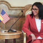 Venezuela se retira de la CPI: EE. UU. aplaude a Delcy Rodríguez