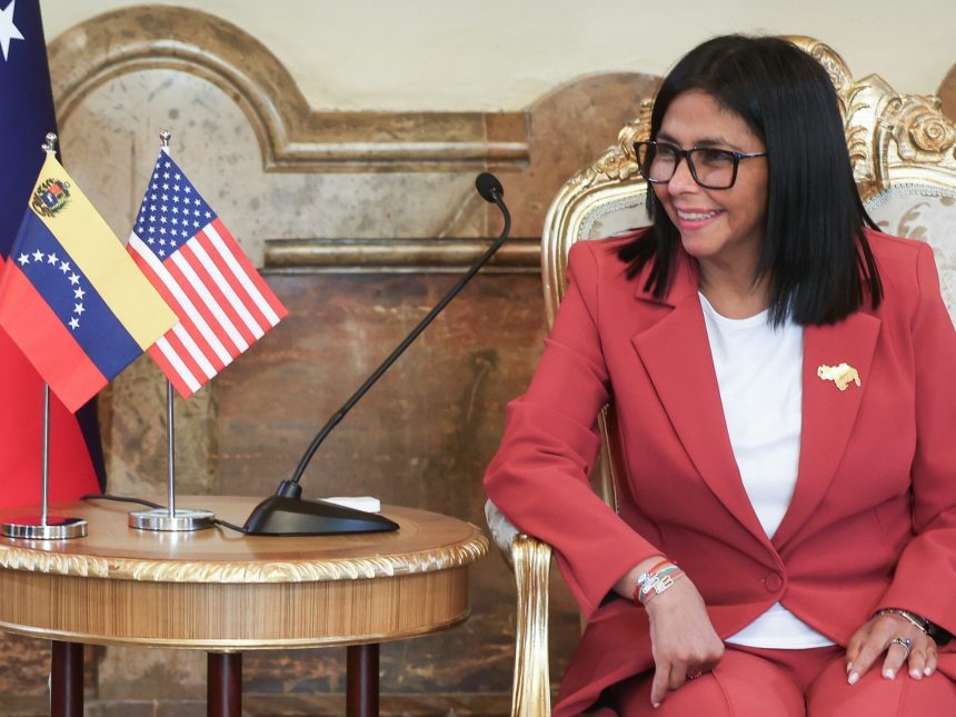 Venezuela se retira de la CPI: EE. UU. aplaude a Delcy Rodríguez