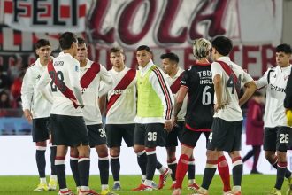 Barracas hace historia al vencer a River con debuts estelares